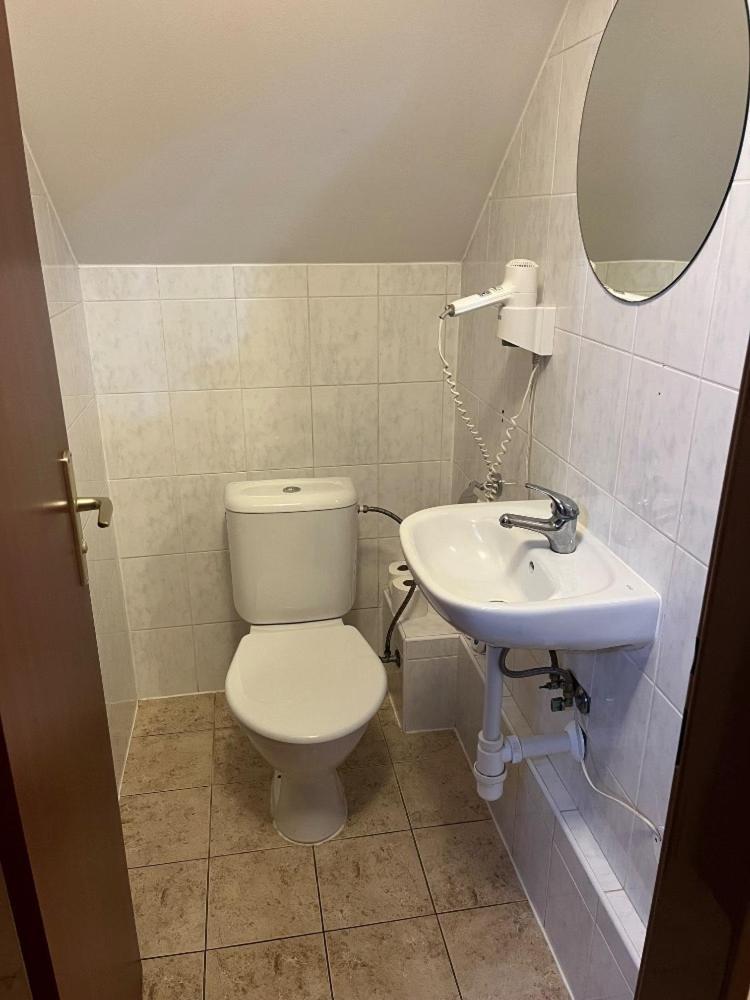 Penzion Pod Zámkem Průhonice Esterno foto