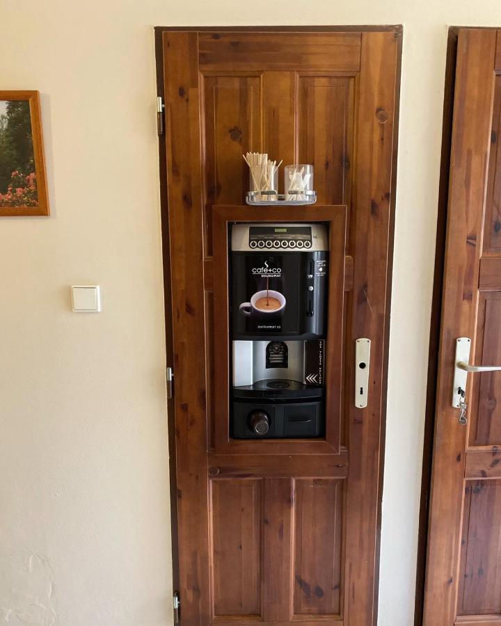Penzion Pod Zámkem Průhonice Esterno foto